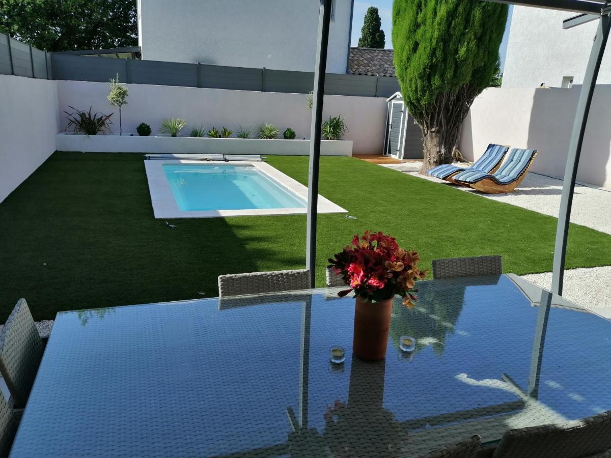 Jas Dou Felibrige Bed & Breakfast Puget-Ville Exterior foto